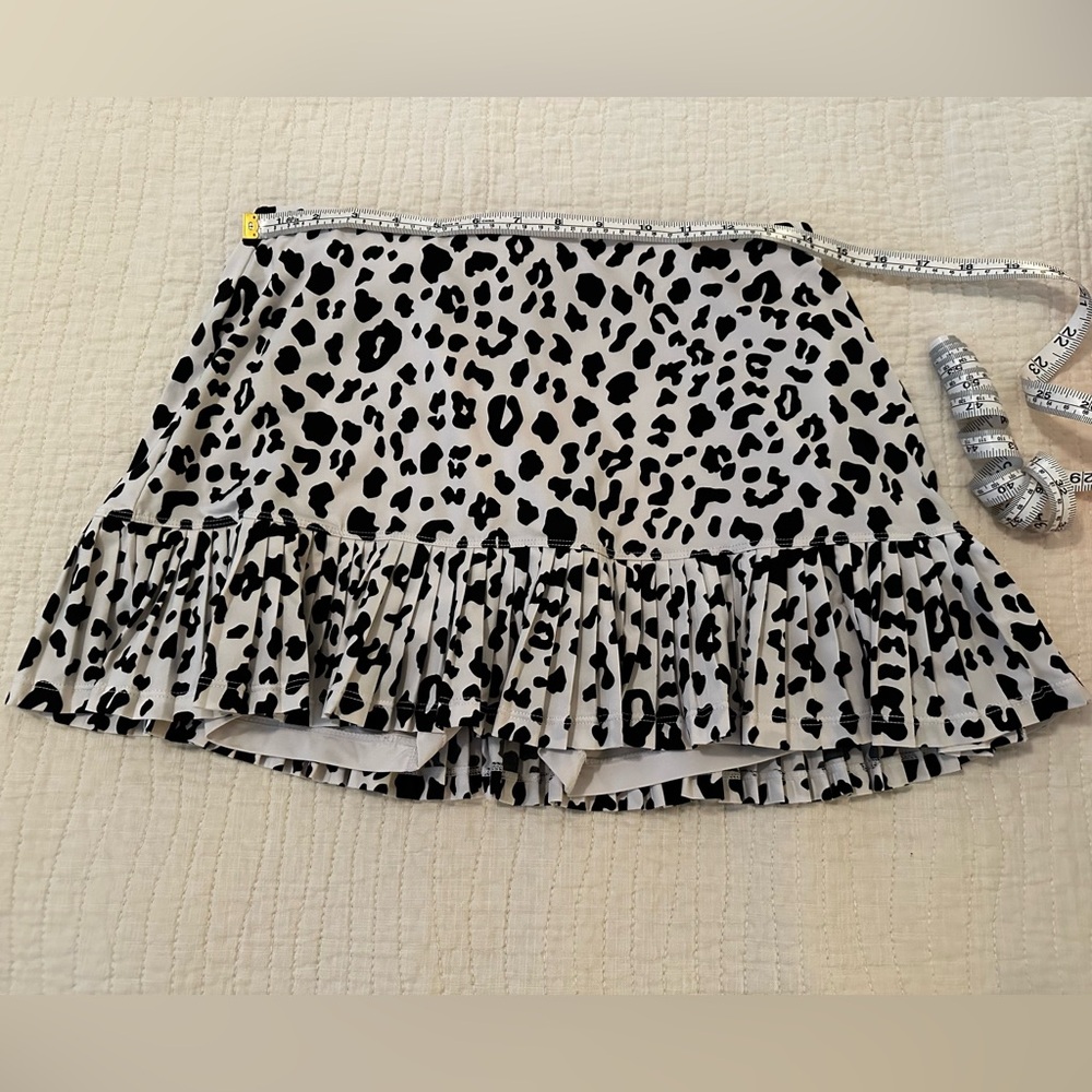 Tail tennis skirt in excellent condition